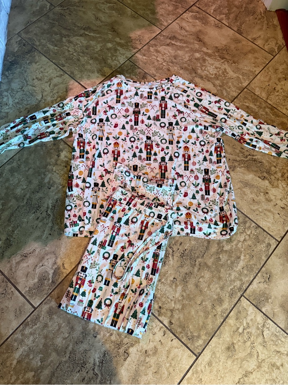 Women’s White Nutcracker Print Holiday Pajama Set